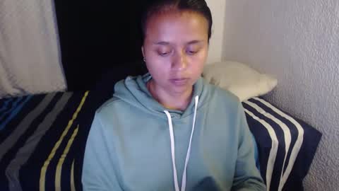 Zoe online show from 12-21-25, 01:02