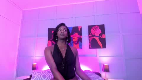 Snapshot of nehandaclarck_ chatting on 03-12-25, 03:13  Nehanda online show from 03-12-25, 03:13