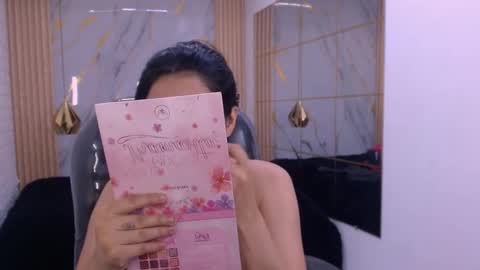 Snapshot of neiti_milk chatting on 12-16-25, 04:17 paula online show from 12-16-25, 04:17