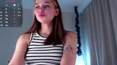 Snapshot of neldaaskins chatting on 01-09-25, 01:39 Lana online show from 01-09-25, 01:39