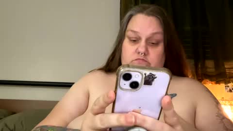 Snapshot of nellatlas chatting on 02-16-25, 01:36 Nellie Atlas online show from 02-16-25, 01:36