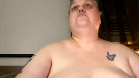 Snapshot of nellatlas chatting on 10-23-25, 04:34 Nellie Atlas online show from 10-23-25, 04:34