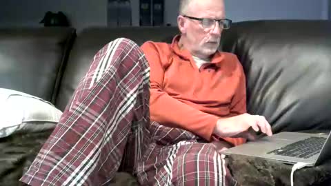 Jack online show from 10-04-25, 01:36