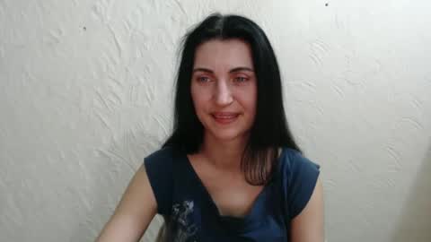 Snapshot of nensyfay_ chatting on 02-15-25, 03:42 Nensy online show from 02-15-25, 03:42