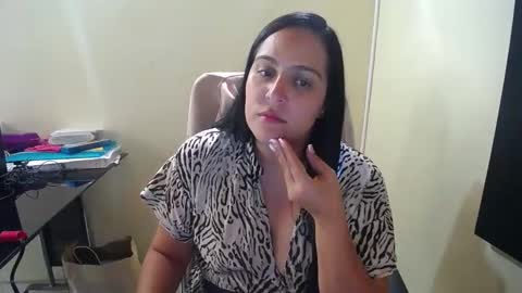 Snapshot of neny445 chatting on 12-10-24, 05:11 kelly lopez online show from 12-10-24, 05:11