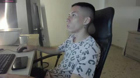 Snapshot of neo_and_jhin chatting on 10-02-25, 04:58 Jhin online show from 10-02-25, 04:58