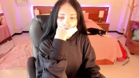 Sarah  online show from 02-22-26, 02:56