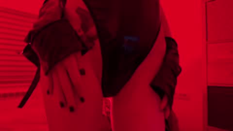 Snapshot of neondemon_ chatting on 12-28-24, 02:54 maeve online show from 12-28-24, 02:54