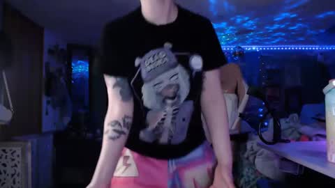 Snapshot of nerdy_squirty chatting on 09-12-25, 06:13 NerdySquirty online show from 09-12-25, 06:13