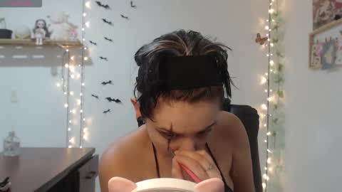 Mar online show from 10-19-25, 03:07