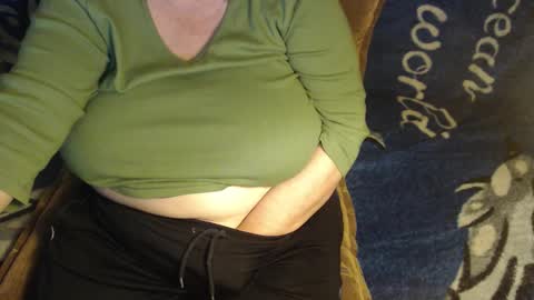 Lilly  online show from 02-22-26, 03:07