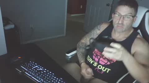 Snapshot of newevo chatting on 09-09-25, 01:54 newevo online show from 09-09-25, 01:54