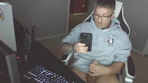 Snapshot of newevo chatting on 10-06-25, 08:28 newevo online show from 10-06-25, 08:28