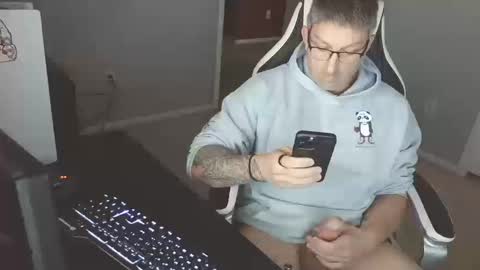 Snapshot of newevo chatting on 10-11-25, 07:45 newevo online show from 10-11-25, 07:45