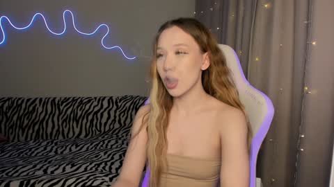 Mina online show from 01-04-25, 01:31