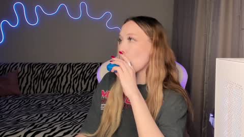 Mina online show from 01-28-25, 03:35