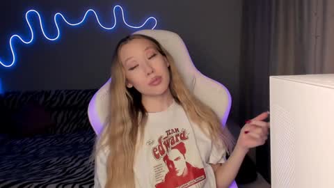 Mina online show from 02-07-25, 02:37