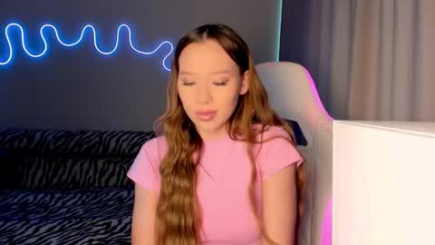 Mina online show from 09-24-25, 10:29