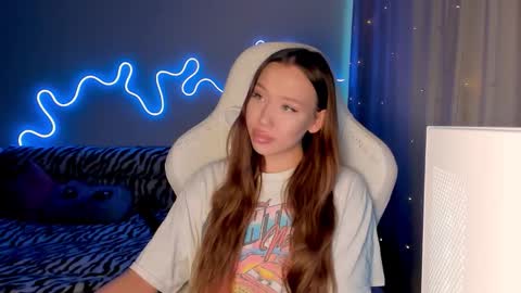 Mina online show from 01-18-26, 11:47