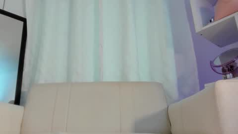 Snapshot of nezo_ chatting on 10-21-25, 12:22 Angie Instagram angie julianac add me online show from 10-21-25, 12:22