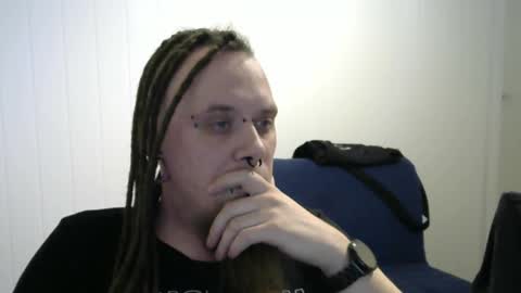 Snapshot of nezvers chatting on 01-09-25, 04:06 YouPick online show from 01-09-25, 04:06