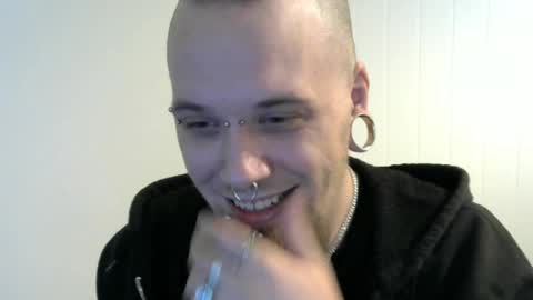 Snapshot of nezvers chatting on 02-07-25, 06:56 YouPick online show from 02-07-25, 06:56