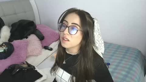 nezzukoo online show from 04-15-26, 07:10