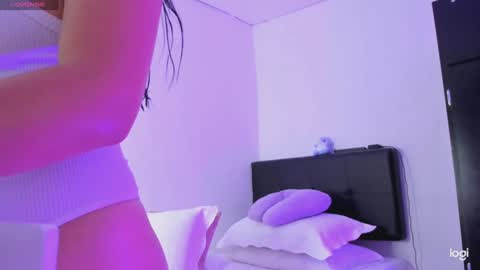 nia_16 online show from 02-08-25, 05:29