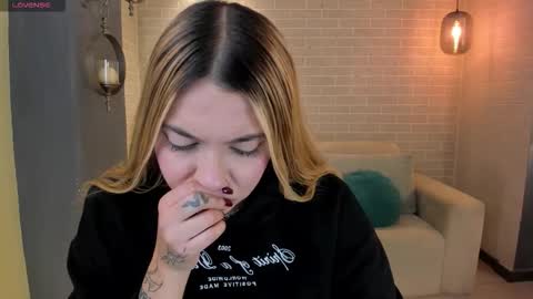 SQUIRTER DOLL    online show from 10-26-25, 06:14