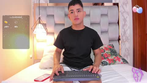 Niall  online show from 12-04-24, 01:09