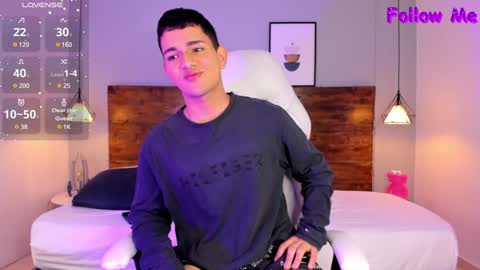 Niall  online show from 02-06-25, 06:24