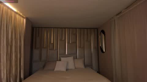 Call me Nia  online show from 09-13-25, 07:02