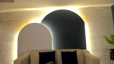 Call me Nia  online show from 09-20-25, 03:57