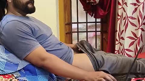 Robin online show from 10-28-25, 05:33