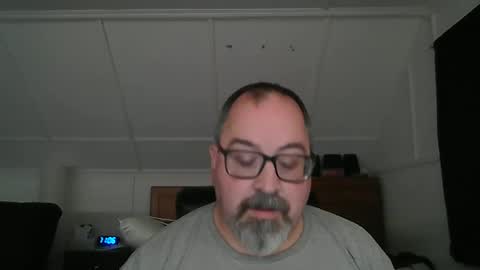 Snapshot of niceguy7208 chatting on 09-15-25, 03:06 niceguy7208 online show from 09-15-25, 03:06