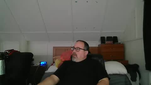 Snapshot of niceguy7208 chatting on 10-20-25, 04:57 niceguy7208 online show from 10-20-25, 04:57