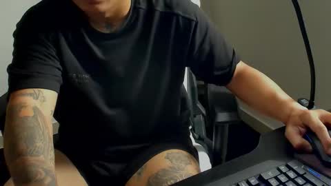 Snapshot of nicepussyandcock chatting on 10-24-25, 05:42 Camila And Steeven online show from 10-24-25, 05:42