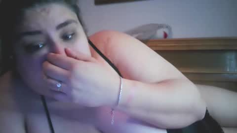 Snapshot of nicholle chatting on 01-16-25, 01:16 Nicholle online show from 01-16-25, 01:16