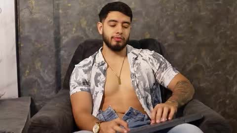 Snapshot of nick_vans chatting on 09-27-25, 02:22 Jhohan online show from 09-27-25, 02:22
