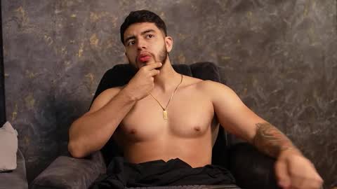 Snapshot of nick_vans chatting on 09-29-25, 12:10 Jhohan online show from 09-29-25, 12:10