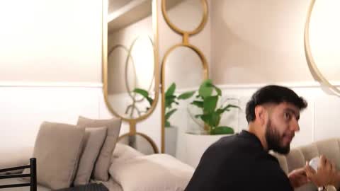 Jhohan online show from 12-15-25, 12:20