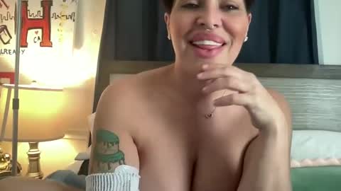 Snapshot of nickimarie01 chatting on 12-03-24, 03:55 Nicki Marie online show from 12-03-24, 03:55