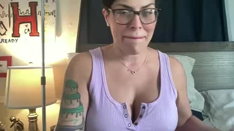 Snapshot of nickimarie01 chatting on 12-14-24, 09:02 Nicki Marie online show from 12-14-24, 09:02