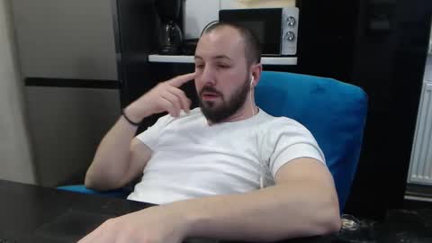 Snapshot of nickolas22 chatting on 02-04-26, 11:31 Julian online show from 02-04-26, 11:31