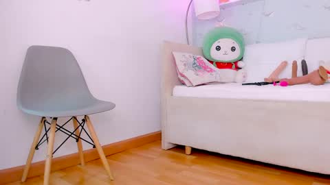 Nicolas online show from 01-22-25, 06:31