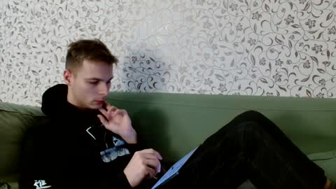 Nick online show from 01-04-25, 02:04