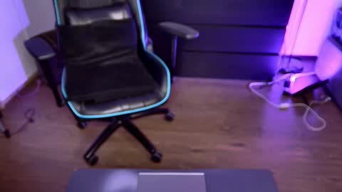 Snapshot of nicktazy chatting on 10-07-25, 06:32 Nico online show from 10-07-25, 06:32