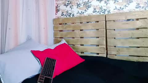 Snapshot of nicky_oli chatting on 01-30-25, 12:59 nicky_oli online show from 01-30-25, 12:59