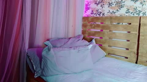 Snapshot of nicky_oli chatting on 02-04-25, 01:16 nicky_oli online show from 02-04-25, 01:16