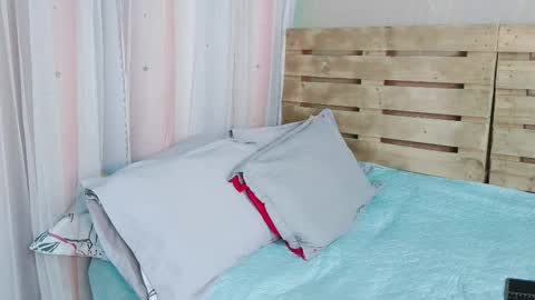 Snapshot of nicky_oli chatting on 02-11-25, 04:24 nicky_oli online show from 02-11-25, 04:24